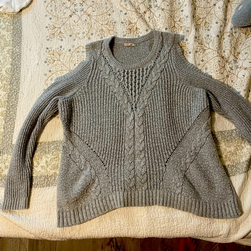 Maurice’s size 3 sweater